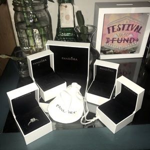 Pandora box set w. book